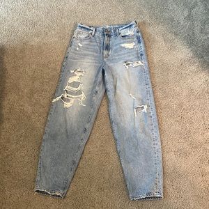 American Eagle Relaxed Mom Jean
